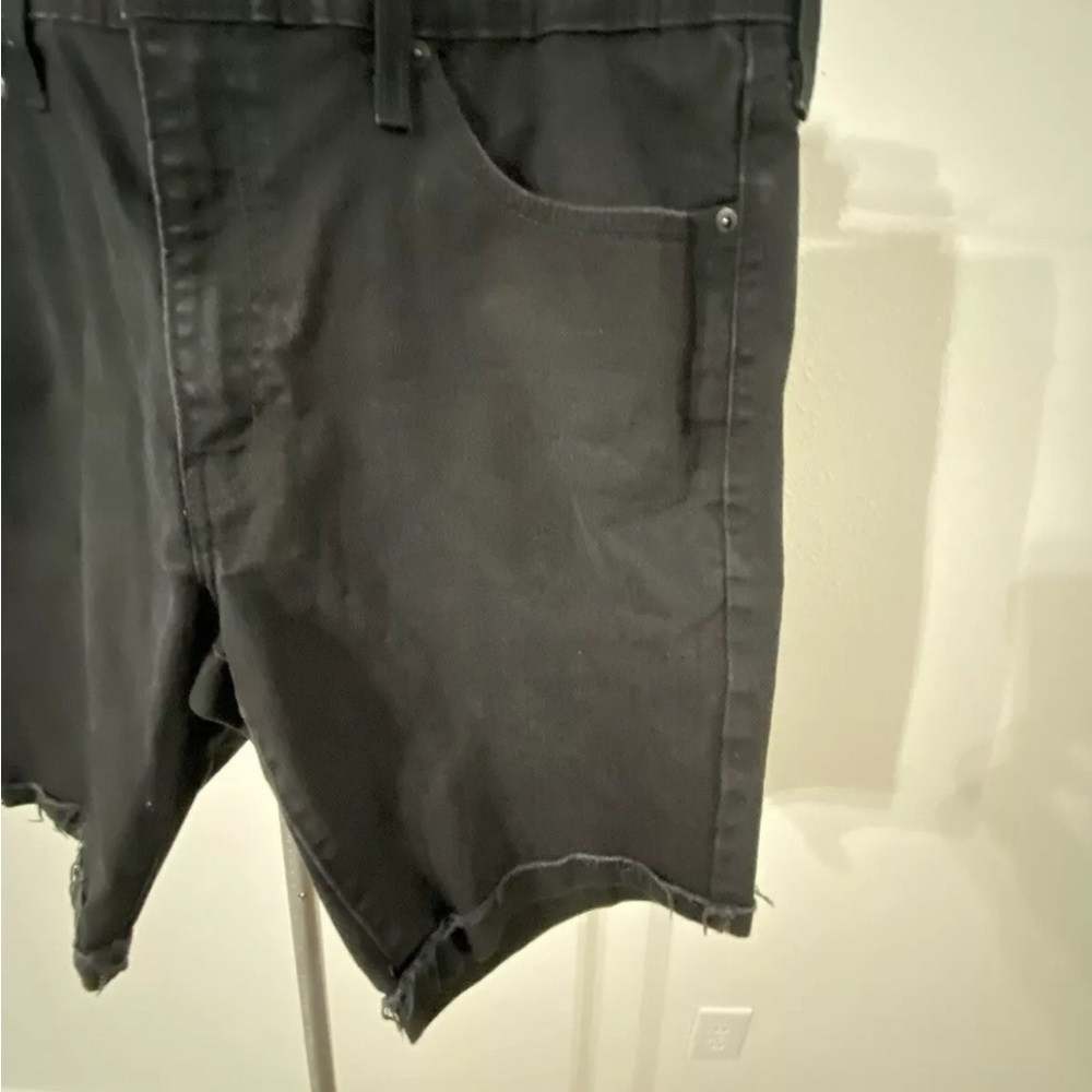 Levi’s Black Jean Shorts Men 36x9.5 denim distressed